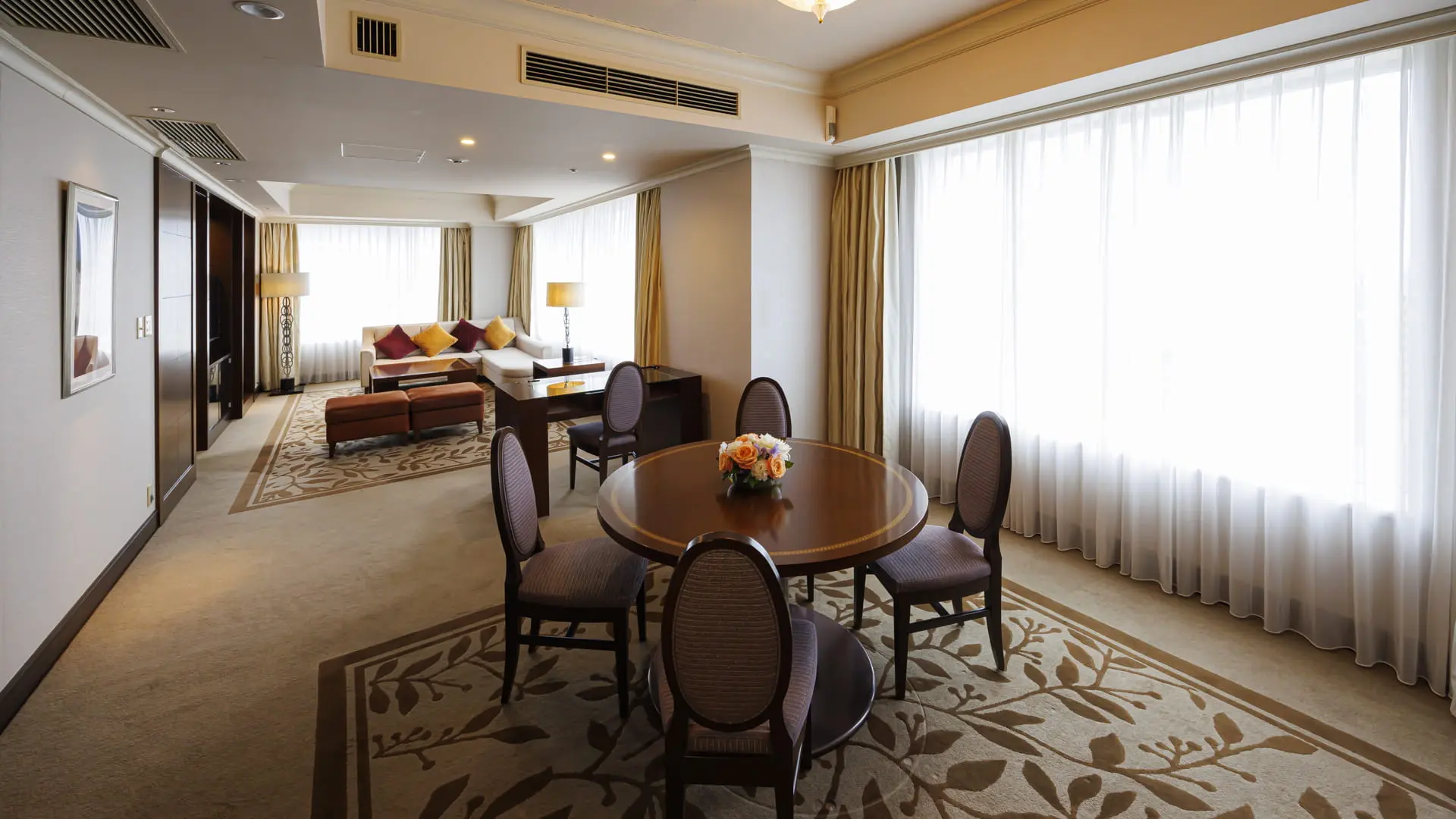 Hotel Okura Fukuoka – A Hotel in Fukuoka.Corner Suite05