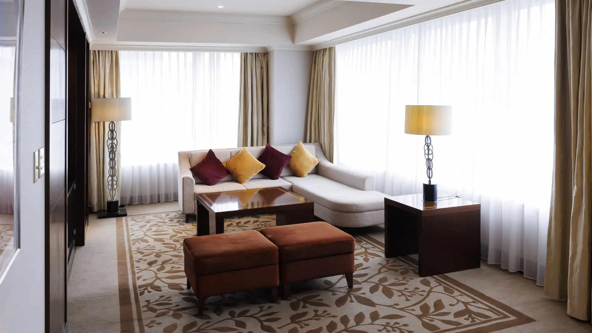 Hotel Okura Fukuoka – A Hotel in Fukuoka.Corner Suite01