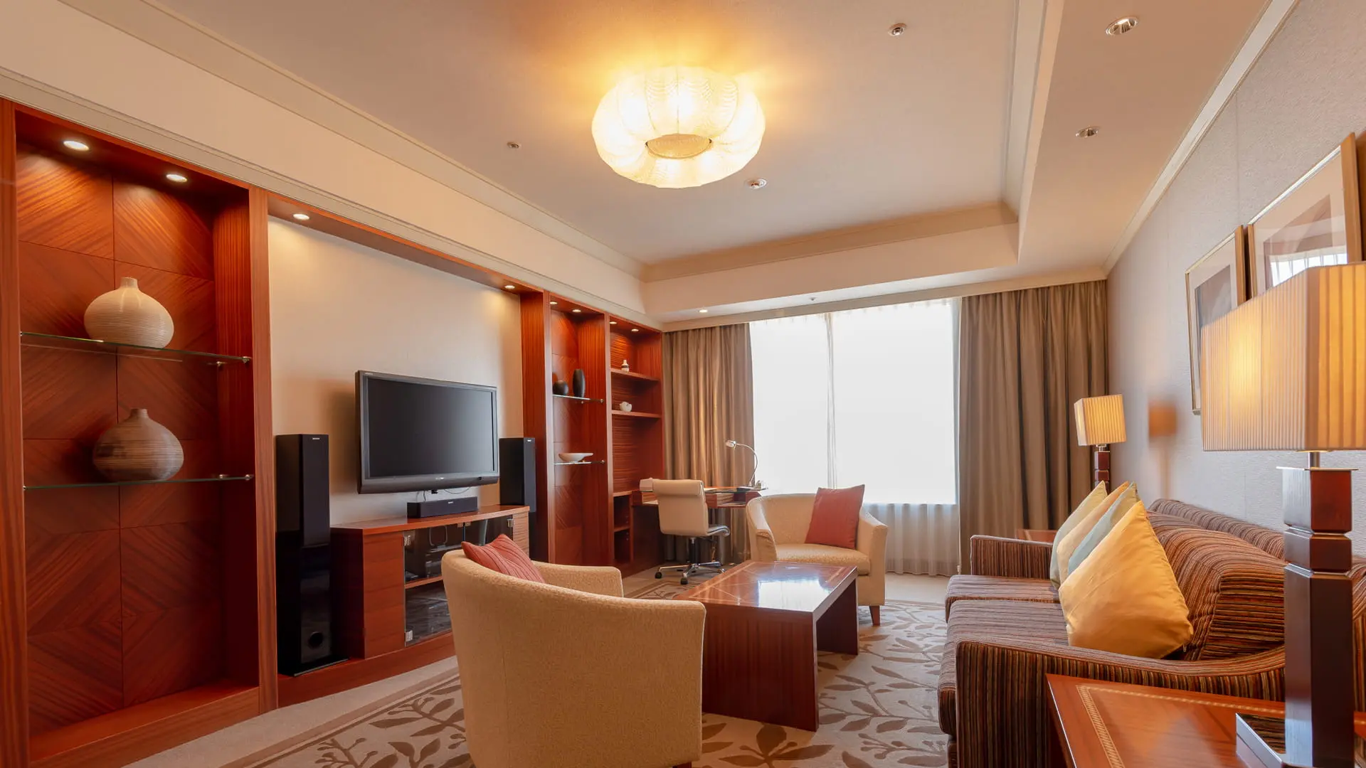Hotel Okura Fukuoka – A Hotel in Fukuoka.Corner Suite14