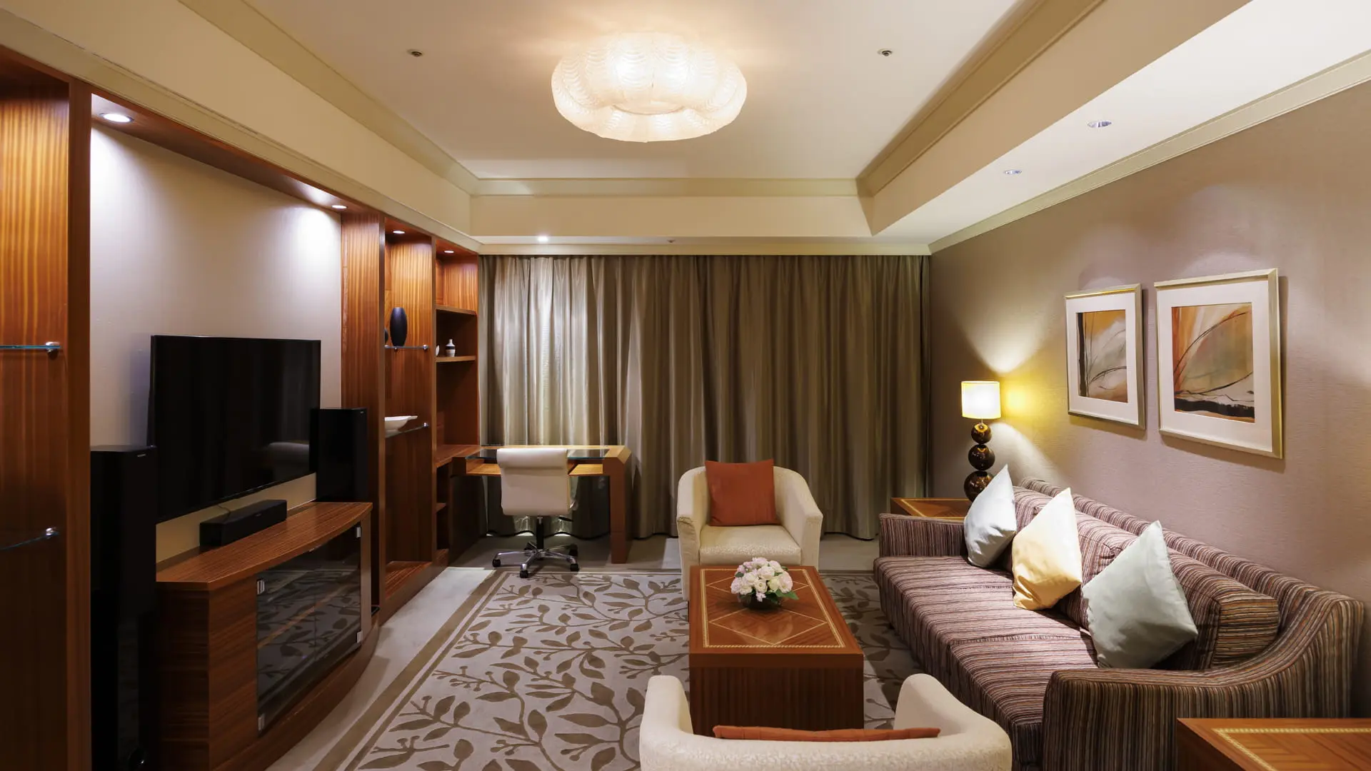 Hotel Okura Fukuoka – A Hotel in Fukuoka.Corner Suite17