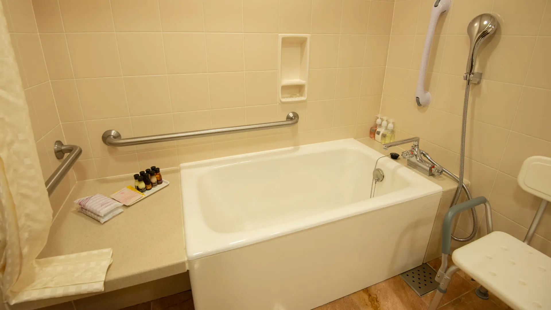 Hotel Okura Fukuoka – A Hotel in Fukuoka.Barrier-Free Room05